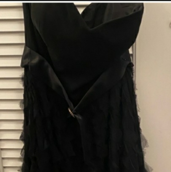 White house black market raw ruffle dress - Picture 4 of 7